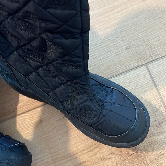 Juicy Couture vintage never used snow boots size 9 - check photos for condition - Picture 8 of 8